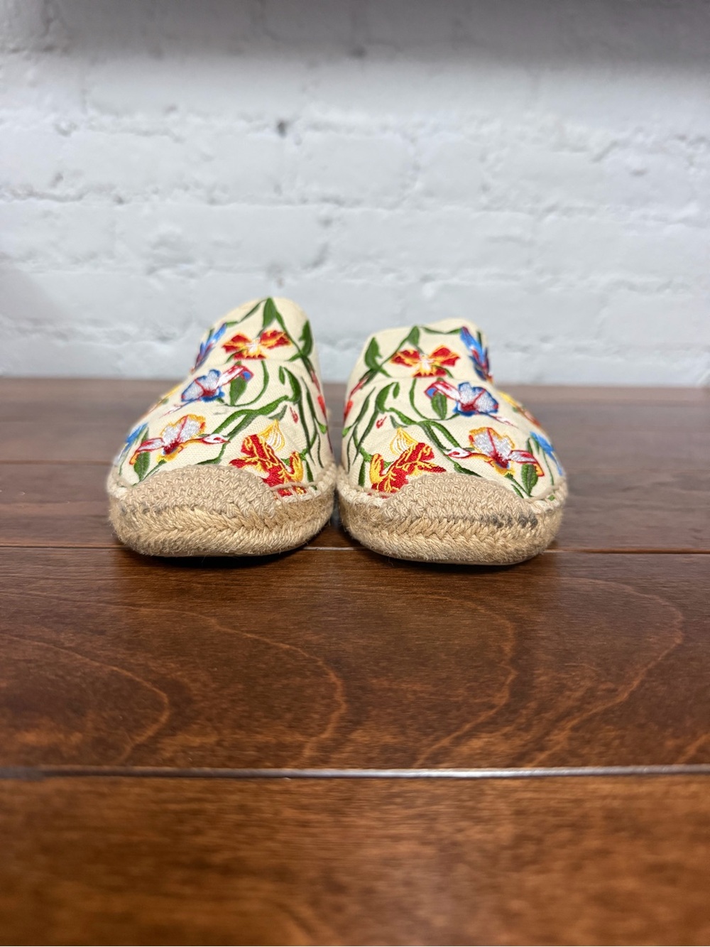 Tory Burch Embroidered Espadrille Mules – Worn Once, Size 7 - Picture 6 of 9